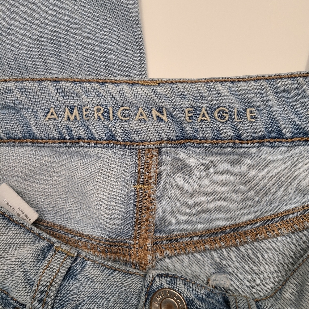 American Eagle Hi-Rise Tomgirl Distressed Light Wash Straight Leg Jeans 2 - Picture 14 of 16